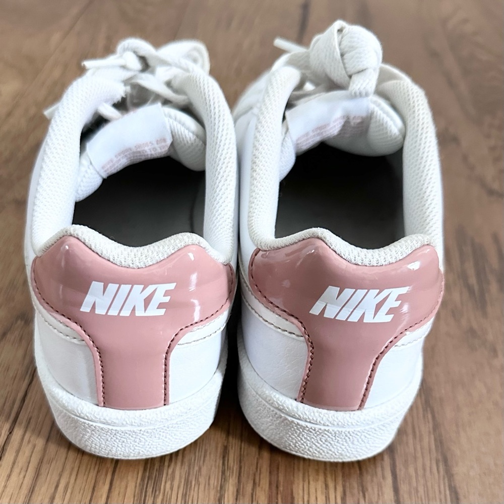 NIKE Court Royale white shoes woman’s size 8 - Picture 2 of 8